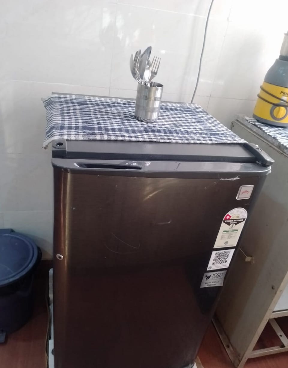 Mini-refrigerator