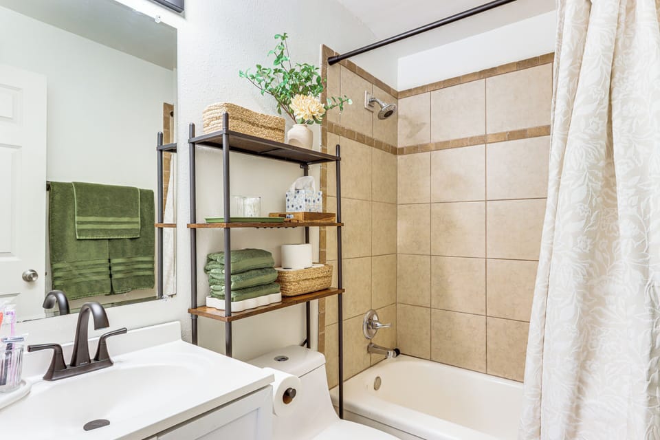 4 Mi to Dtwn: Dog-friendly Fayetteville Home Cottage in Fayetteville