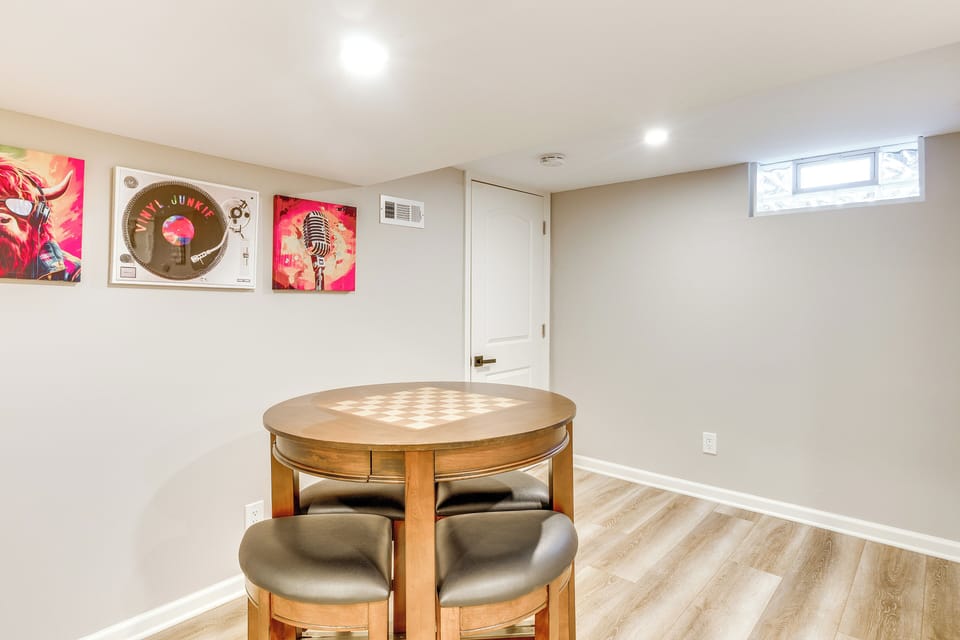 House (3 Bedrooms) | Interior