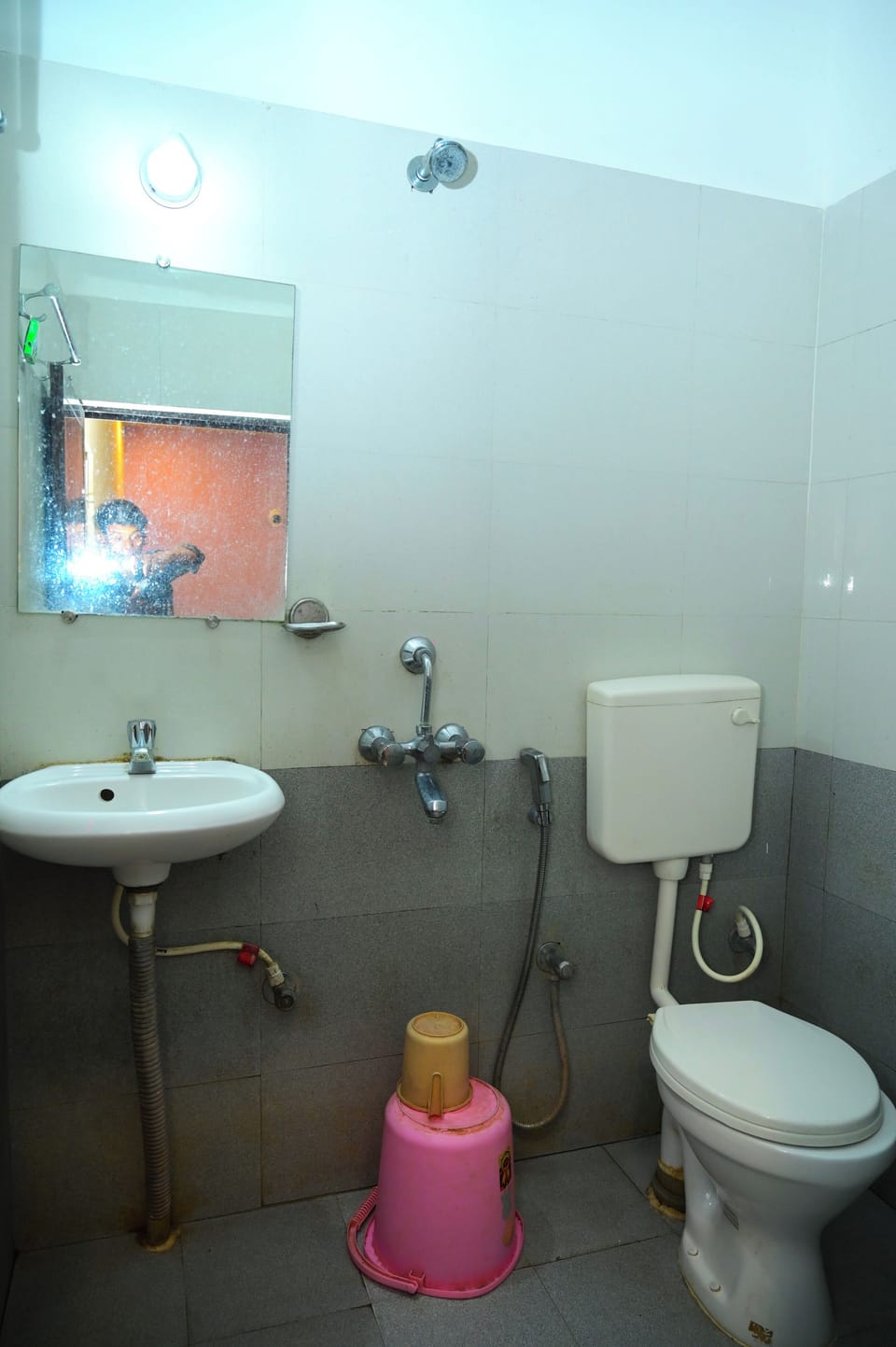 Shower, rainfall showerhead, towels, soap