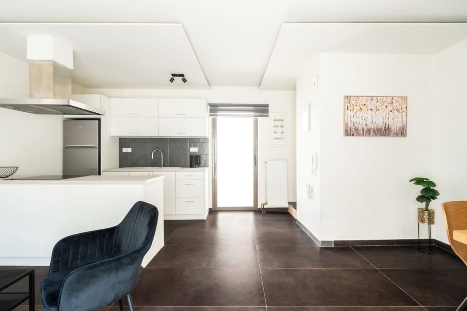 Junior Duplex, Balcony | Private kitchen | Electric kettle