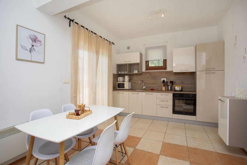 House | Private kitchen | Highchair