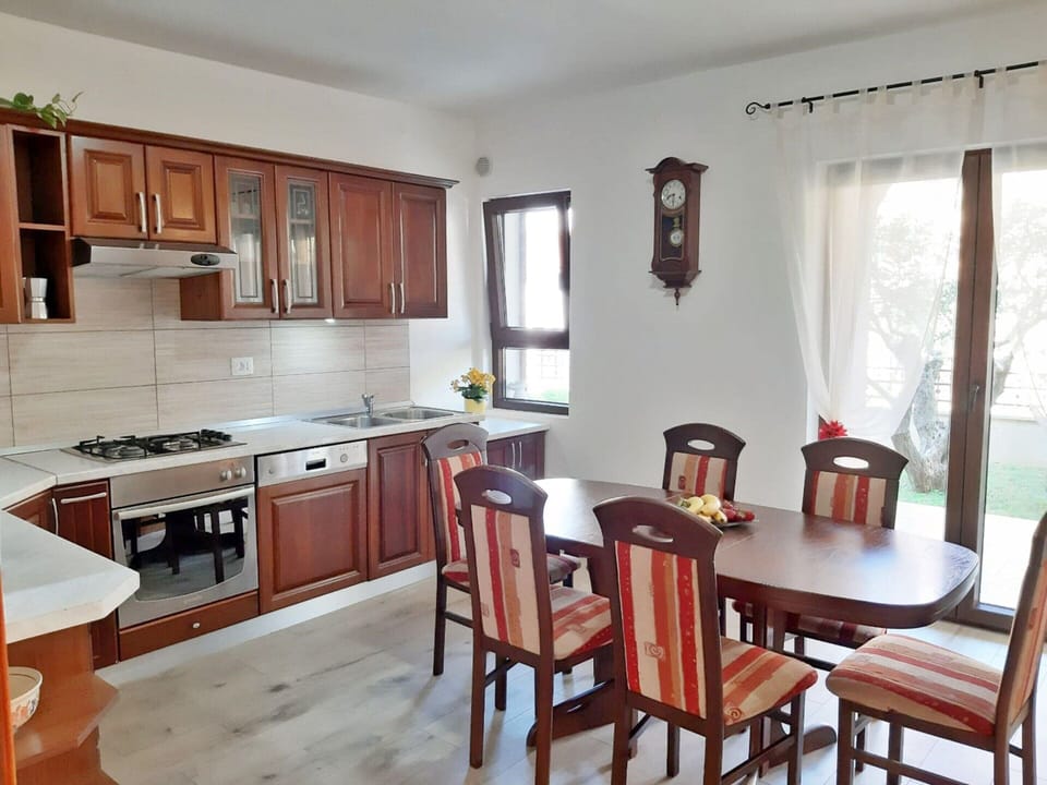 Apartment | Dining