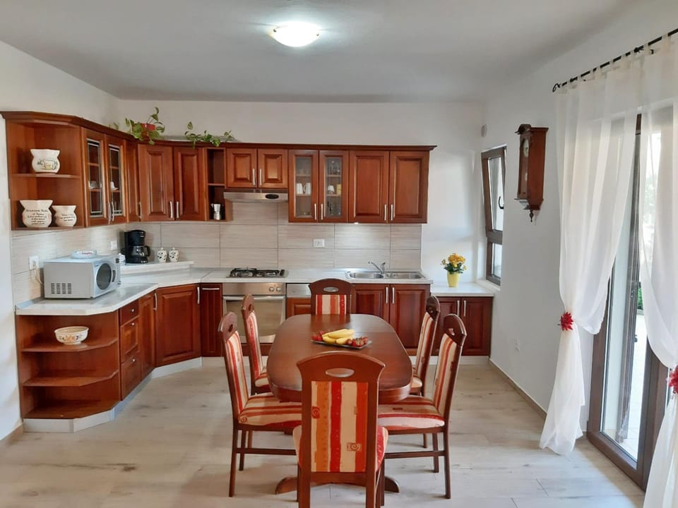 Apartment | Private kitchen | Highchair