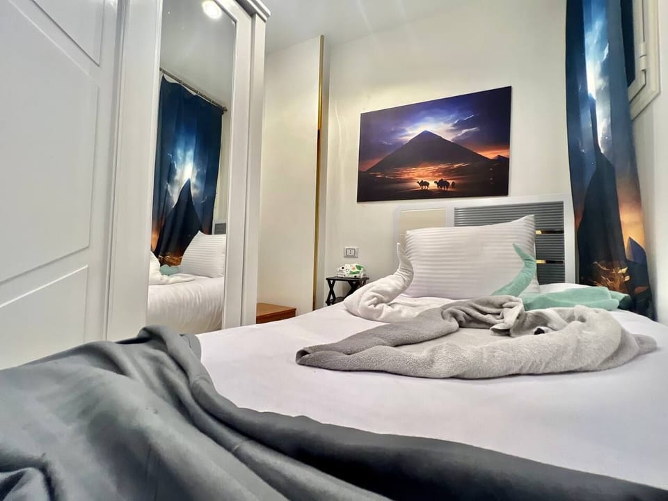 Standard Single Room | Minibar, blackout drapes, soundproofing, iron/ironing board
