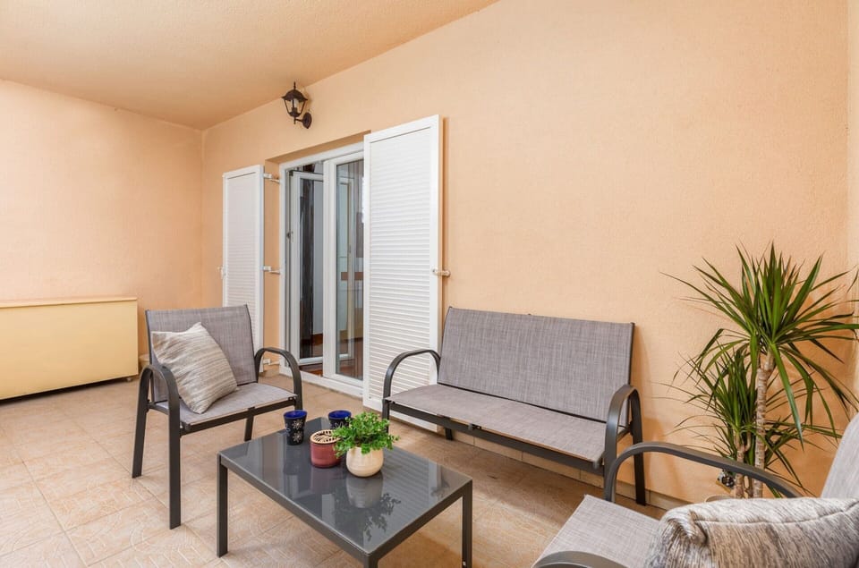 Apartment | Terrace/patio