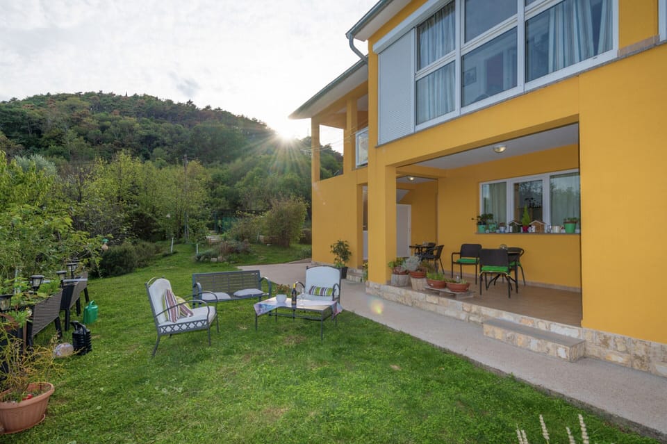 Apartment | Garden