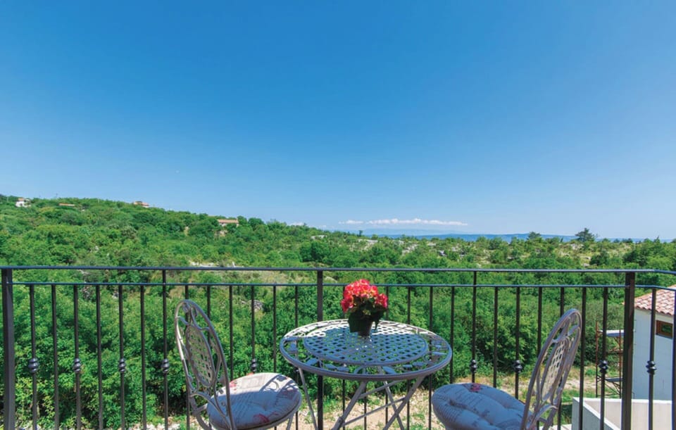 Villa | Balcony
