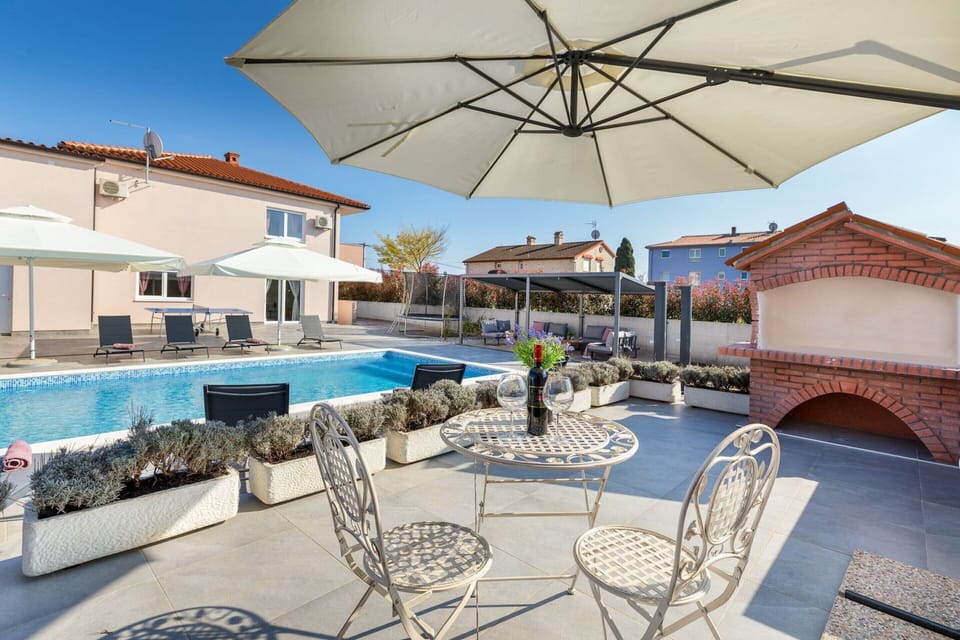 Villa | Pool | Indoor pool, outdoor pool