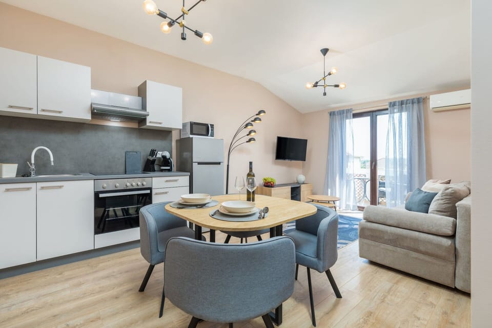Apartment | Private kitchen | Highchair