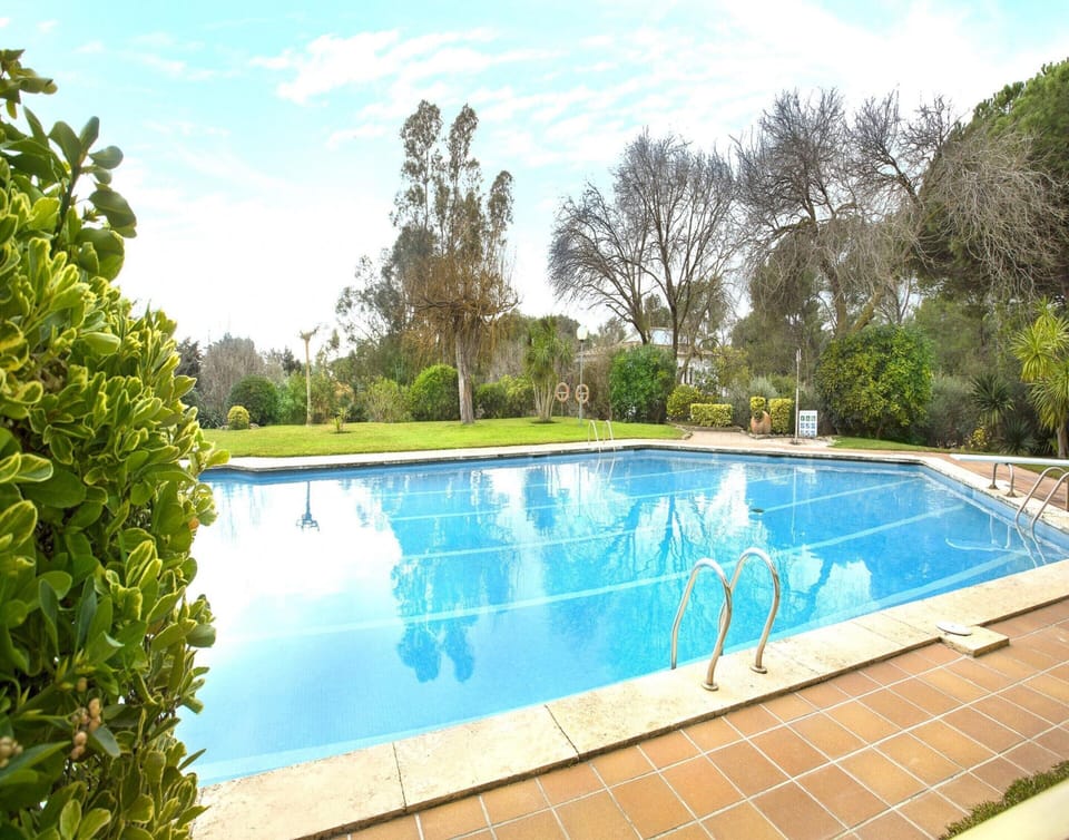 Apartment | Pool | Outdoor pool