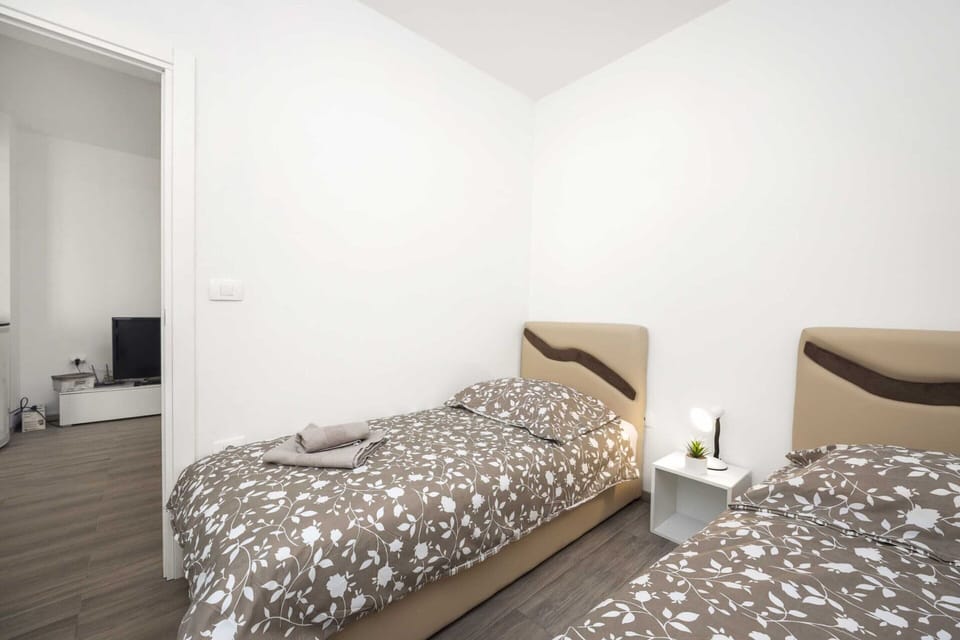 Villa | 2 bedrooms, iron/ironing board