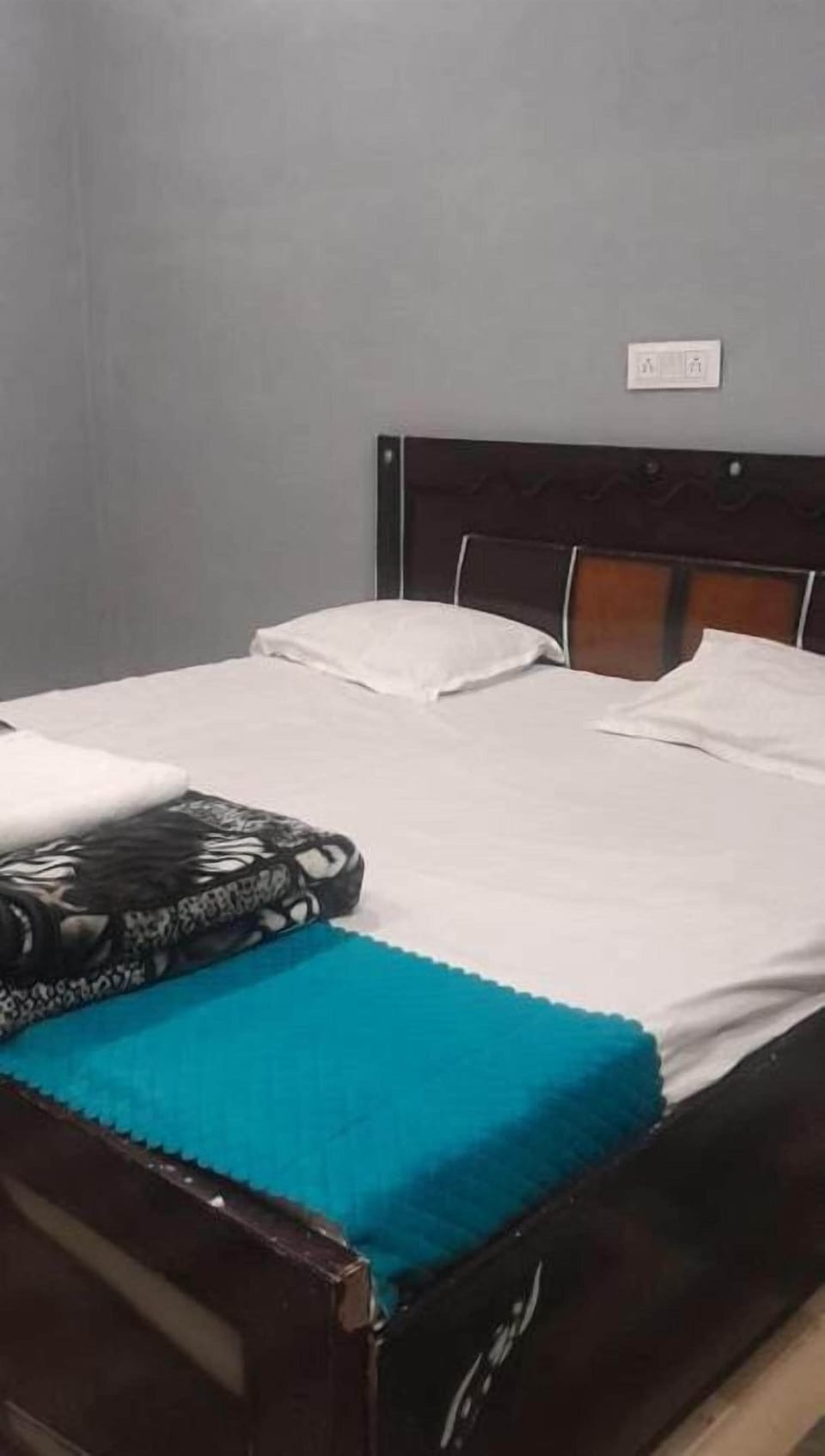Comfort Double Room | Laptop workspace, free WiFi