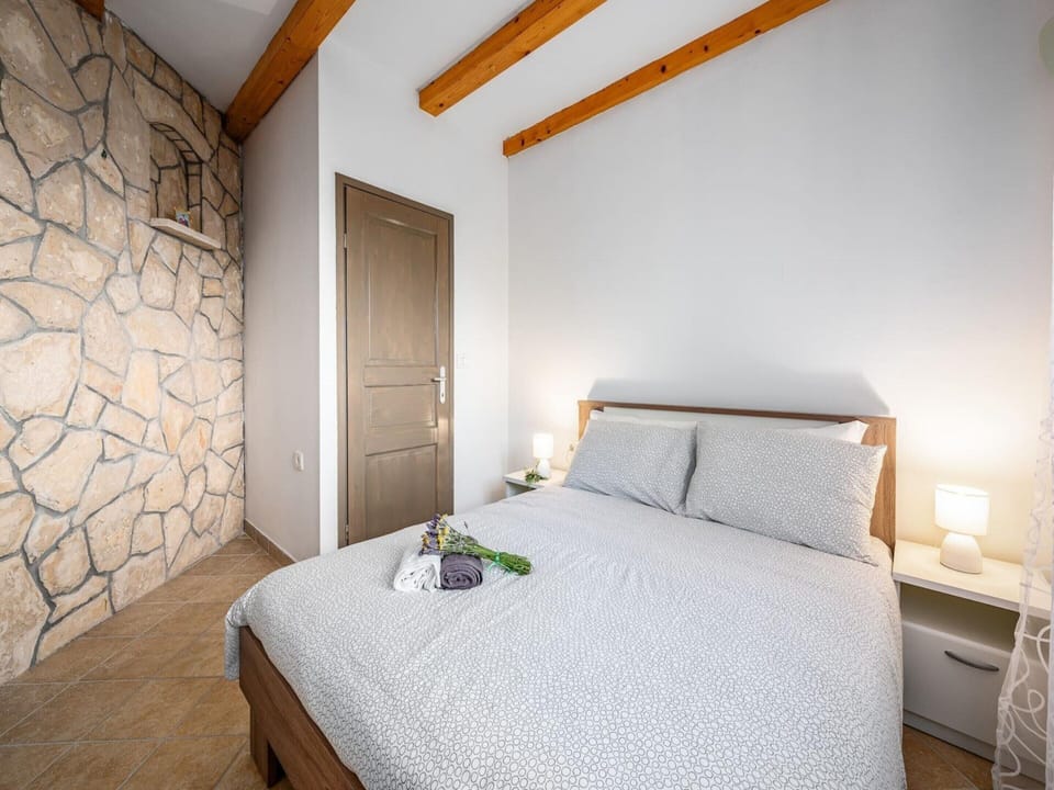 Apartment | 1 bedroom, iron/ironing board