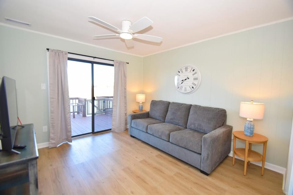 Townhome, 3 Bedrooms | Living area