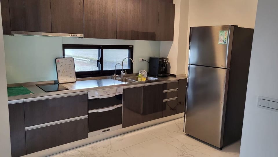 Microwave, stovetop, coffee/tea maker, electric kettle