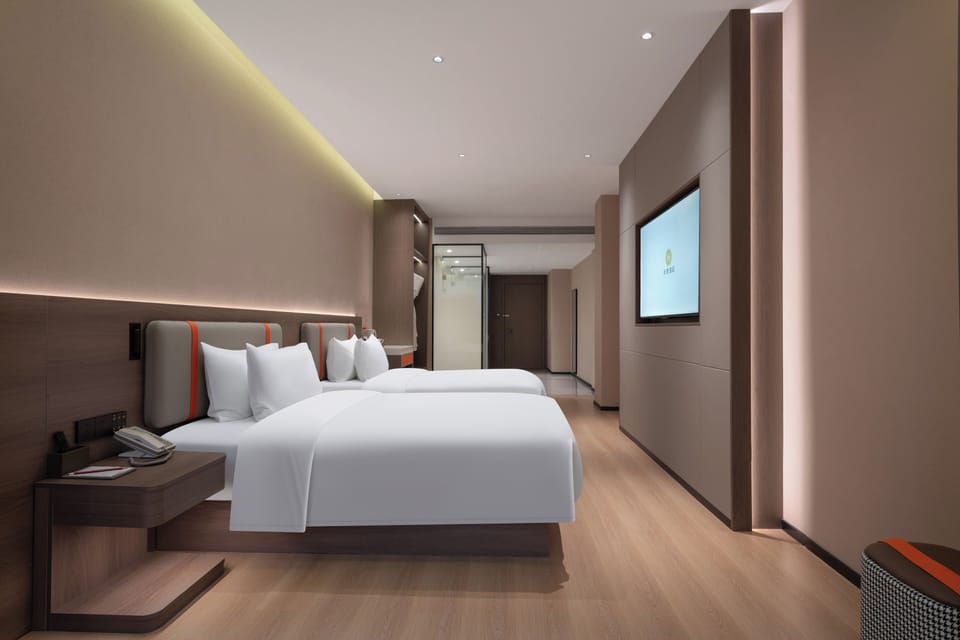 Superior Twin Room | Laptop workspace, blackout drapes, WiFi (free)