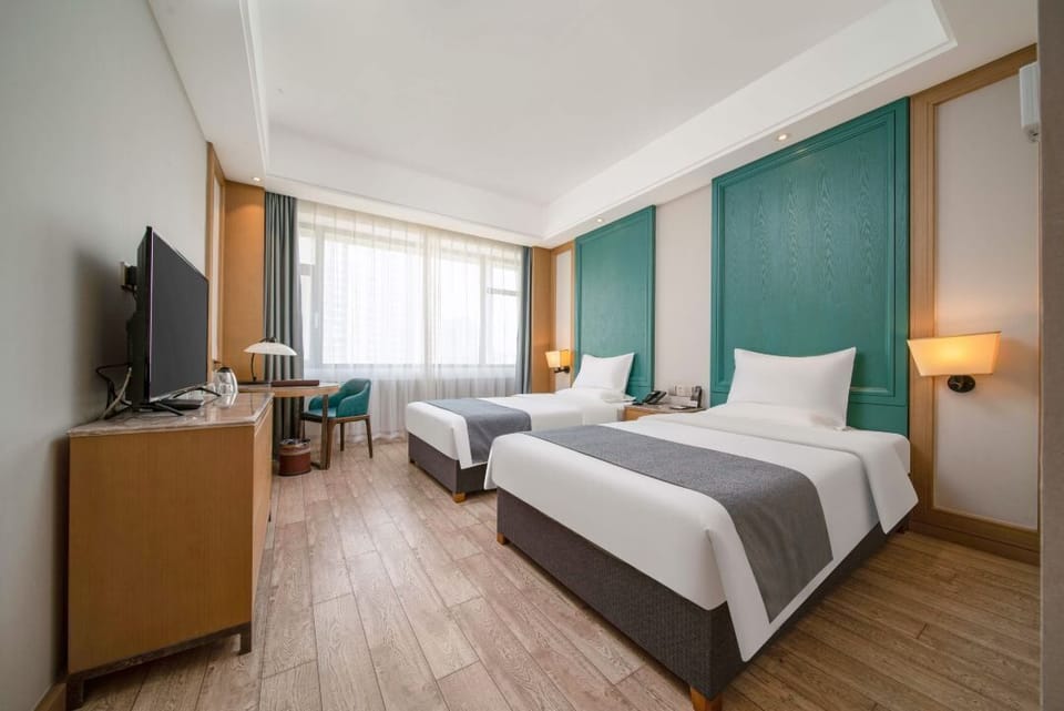 Laptop workspace, blackout drapes, WiFi (free), bed sheets