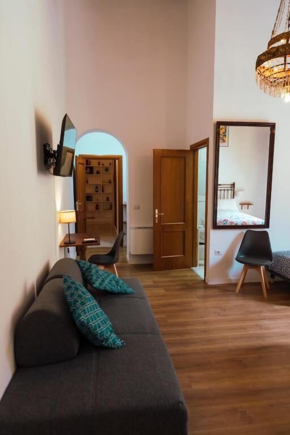 Deluxe Quadruple Room | Desk, free WiFi