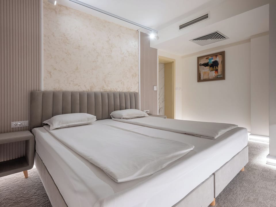 Family Suite, 1 Double Bed with Sofa bed, City View | Free WiFi, bed sheets