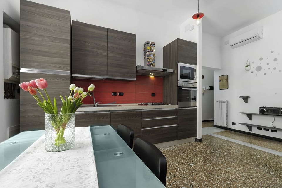 Apartment, Air conditioning, City View | Private kitchen | Espresso maker, coffee/tea maker, highchair