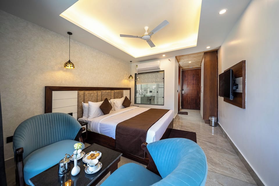 Deluxe Room, Balcony, Mountain View | Minibar, individually furnished, soundproofing, free WiFi
