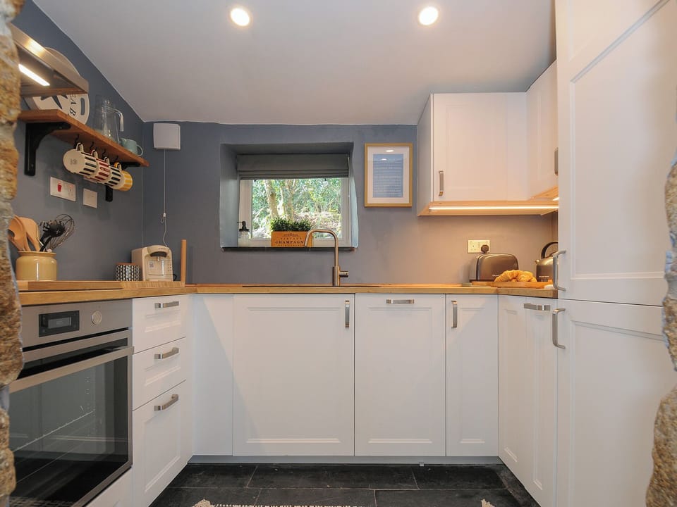 Cookware/dishes/utensils