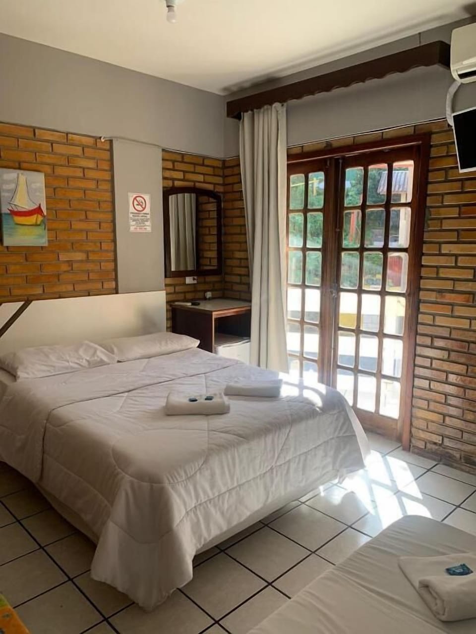 Family Room | Free WiFi, bed sheets