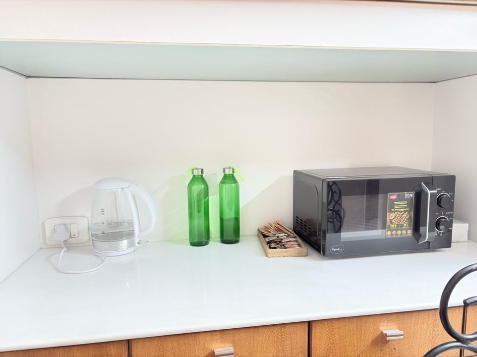Luxury Apartment, 2 Bedrooms, Balcony, River View | Private kitchen | Fridge
