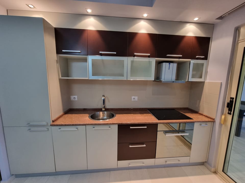 Superior Studio Suite, Balcony, Beach View | Private kitchen | Electric kettle