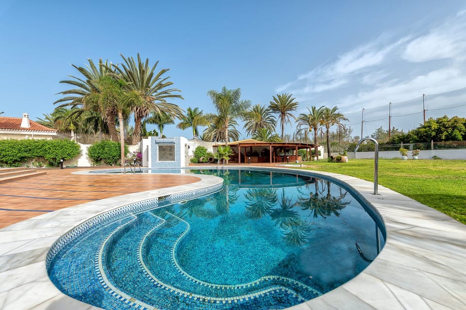 Chalet | Pool | Indoor pool, outdoor pool