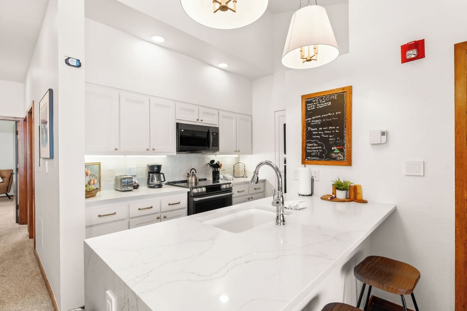 Condo (3 Bedrooms) | Property amenity