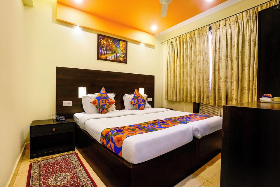 Luxury Suite | Egyptian cotton sheets, premium bedding, in-room safe, free WiFi