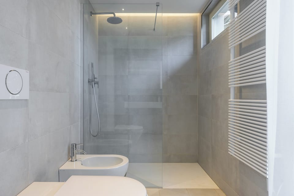 Superior Room, Terrace | Bathroom | Shower, hair dryer, towels, soap
