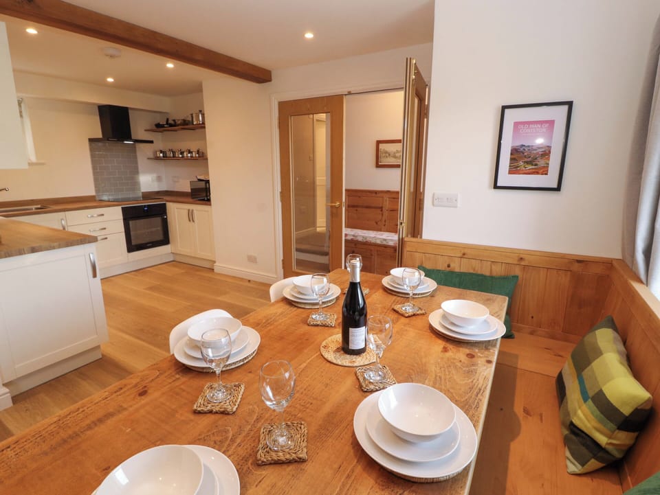 Cottage | Dining