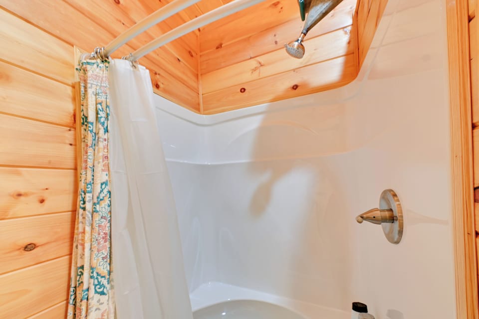 Plum Crazy: Frenchburg Cabin on 1 Acre Cottage in Kentucky