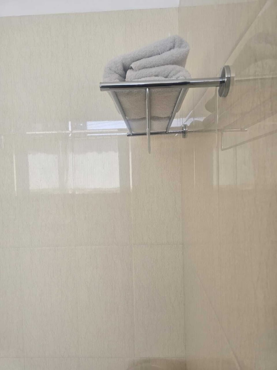 Executive Suite, Mountain View | Bathroom | Shower, slippers, towels, soap