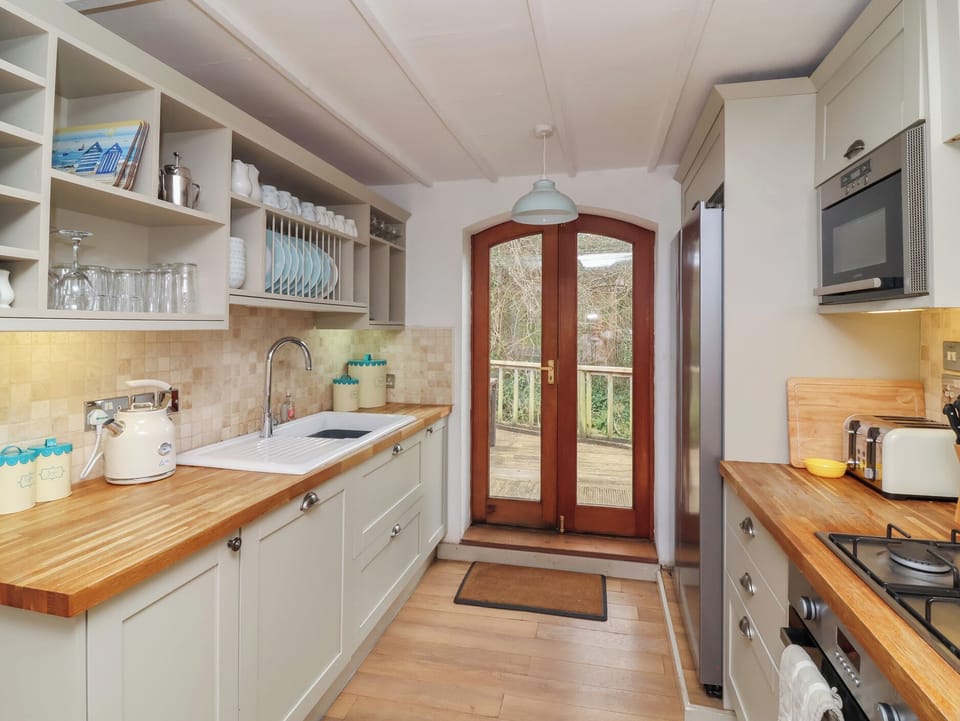 Fridge, microwave, dishwasher, toaster