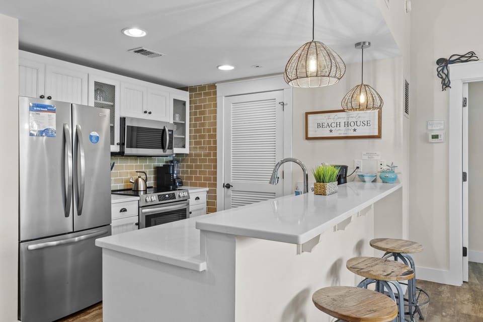 Condo, Multiple Beds (Market Street Inn 545/547- Just Add W) | Private kitchen | Oven, toaster