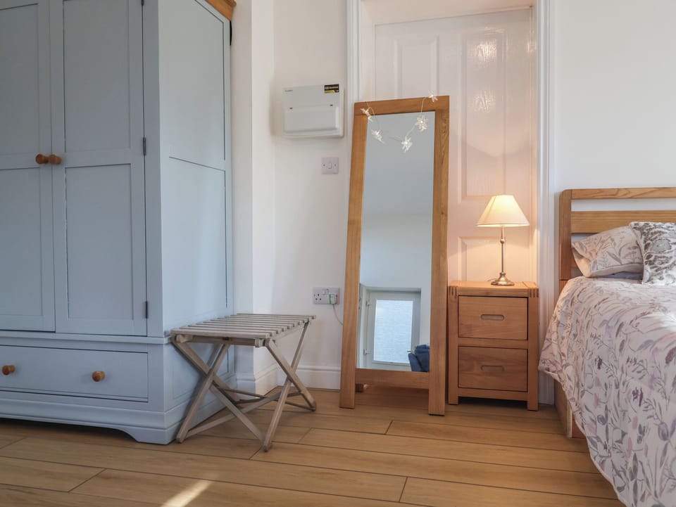 1 bedroom, individually decorated, individually furnished, free WiFi
