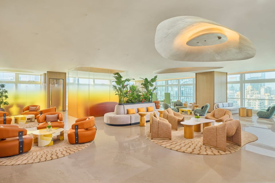 Lobby lounge