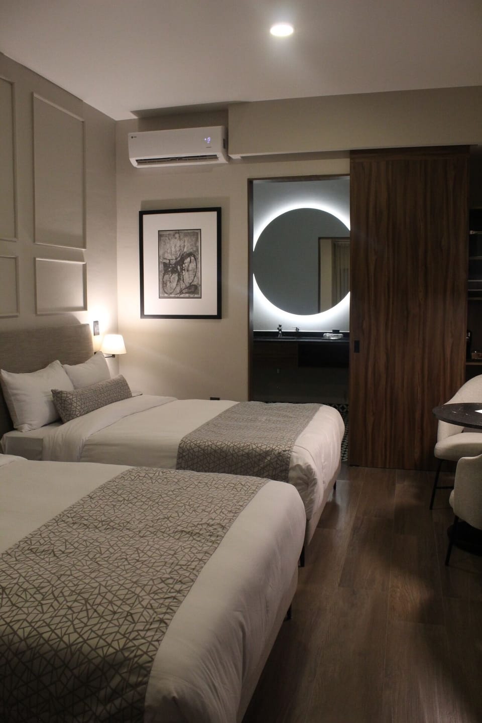 In-room safe, laptop workspace, iron/ironing board, free WiFi