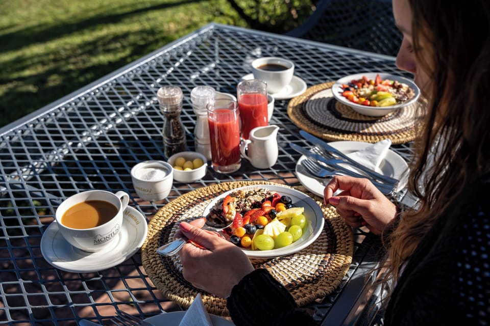 Free daily full breakfast