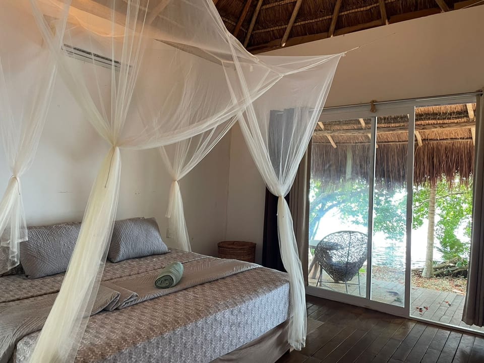 Deluxe Bungalow, Lagoon View | In-room safe, free WiFi, bed sheets