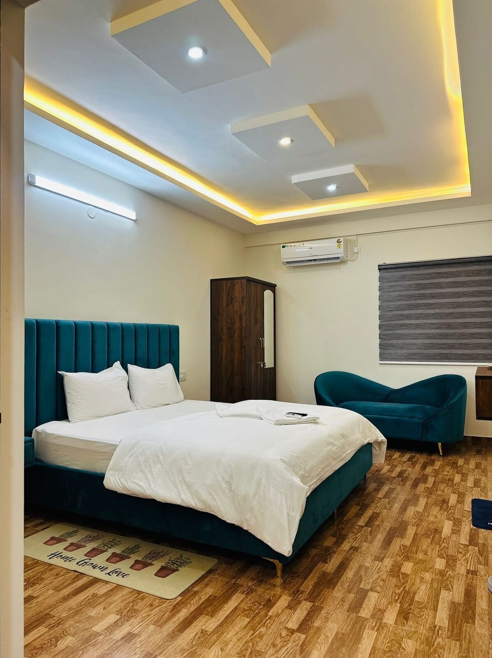 Deluxe Double or Twin Room, City View | Bathroom | Free toiletries, towels, soap, shampoo
