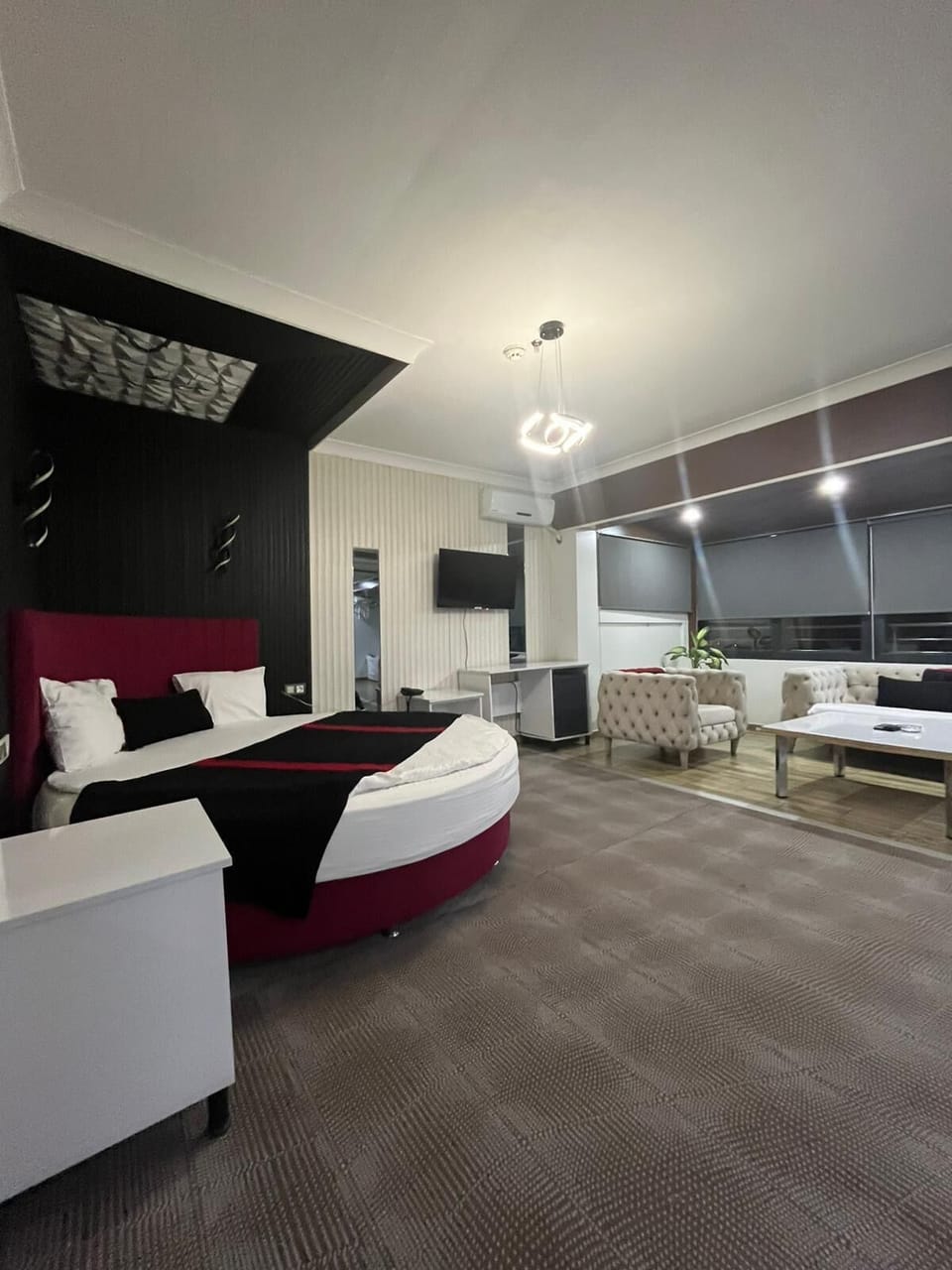 Luxury Suite, 1 Double Bed with Sofa bed, Private Bathroom | Free minibar items, in-room safe, desk, rollaway beds