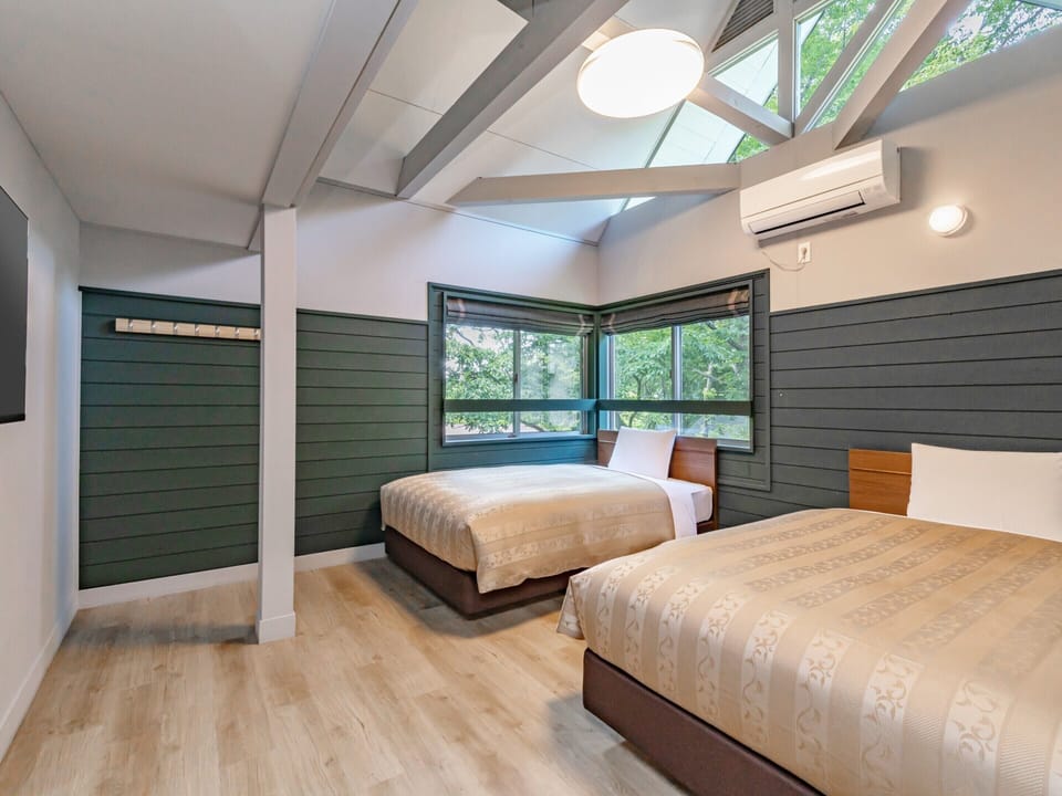 Premium Cottage With Private Dog Park(Non-smoking) | 1 bedroom, free WiFi, bed sheets