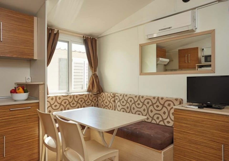 Premium Mobile Home, 3 Bedrooms | Living area