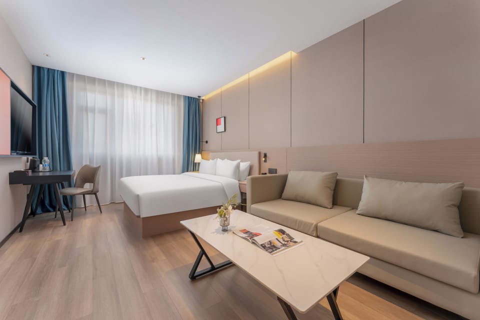 Comfort Double Room, City View | Desk, WiFi (free)
