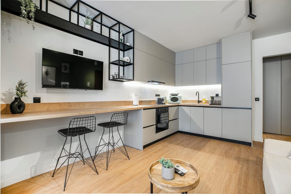 Studio, 1 Double Bed, Kitchen, City View | In-room dining